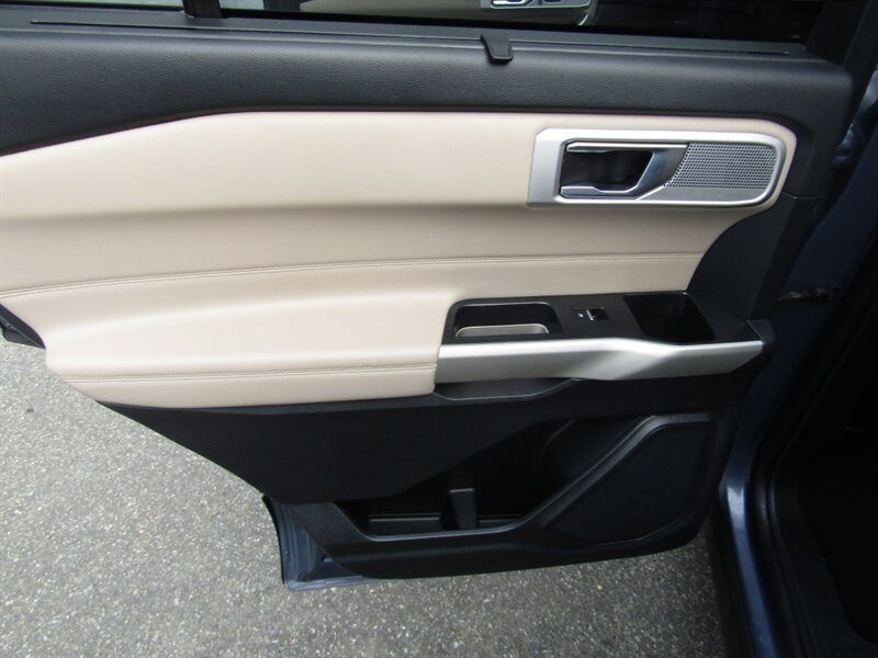 2021 Ford Explorer Hybrid Limited photo 34