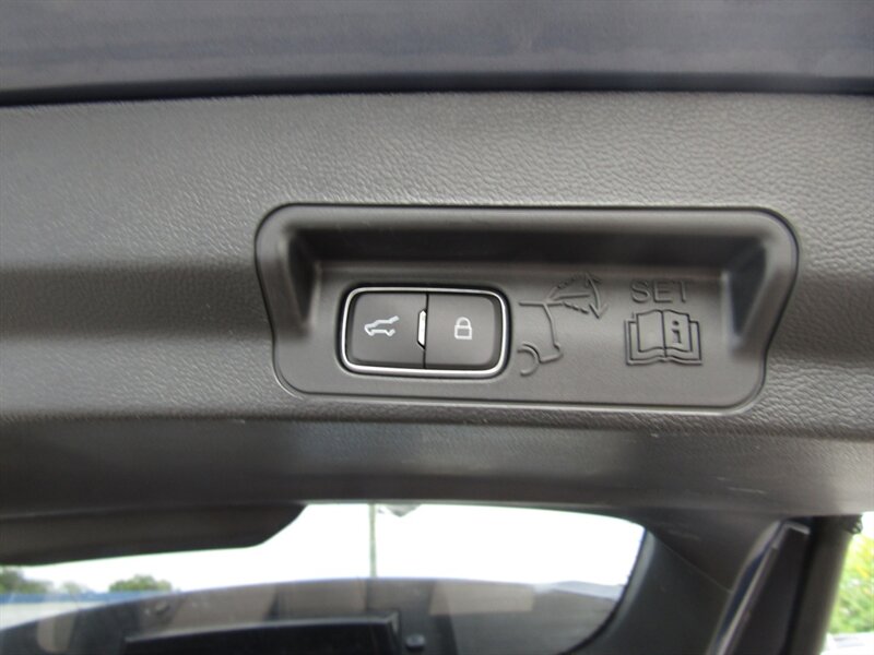 2021 Ford Explorer Hybrid Limited photo 43