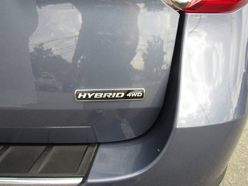 2021 Ford Explorer Hybrid Limited photo 22