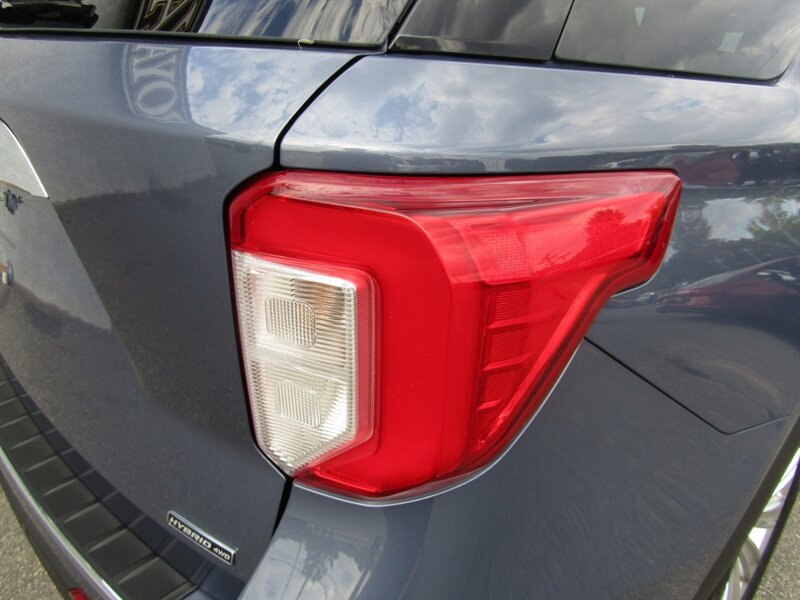 2021 Ford Explorer Hybrid Limited photo 23