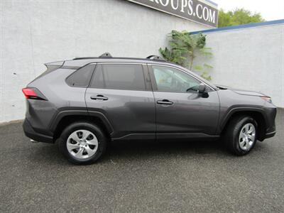 2021 Toyota RAV4 LE   - Photo 8 - Haddon Twp, NJ 08107