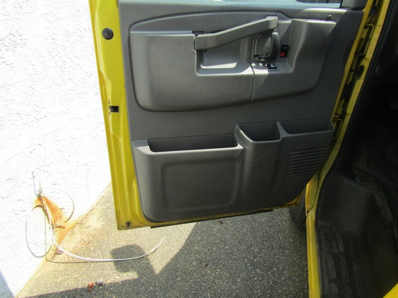2022 GMC Savana 2500 HD,CONV PKG,RVC,SILVER CERTIFIED - Photo 13 - Haddon Twp, NJ 08107