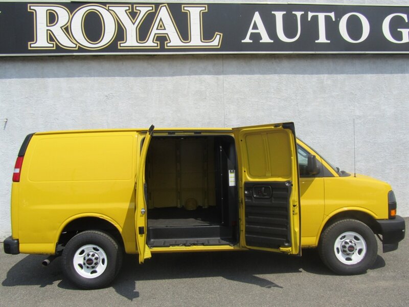 2022 GMC Savana 2500 HD,CONV PKG,RVC,SILVER CERTIFIED - Photo 12 - Haddon Twp, NJ 08107