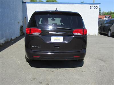 2017 Chrysler Pacifica Touring   - Photo 7 - Haddon Twp, NJ 08107
