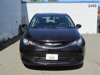 2017 Chrysler Pacifica Touring   - Photo 3 - Haddon Twp, NJ 08107