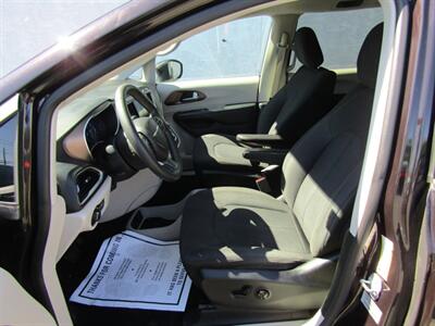 2017 Chrysler Pacifica Touring   - Photo 14 - Haddon Twp, NJ 08107
