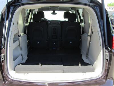 2017 Chrysler Pacifica Touring   - Photo 9 - Haddon Twp, NJ 08107