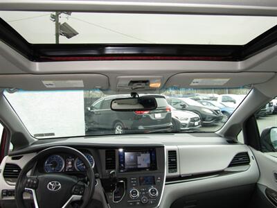 2017 Toyota Sienna XLE,NAV,LEATHER,TECH PKG,RVC,SILVER CERTIFIED   - Photo 28 - Haddon Twp, NJ 08107