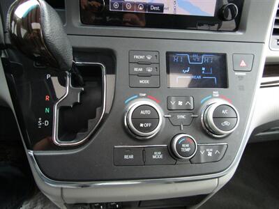 2017 Toyota Sienna XLE,NAV,LEATHER,TECH PKG,RVC,SILVER CERTIFIED   - Photo 39 - Haddon Twp, NJ 08107