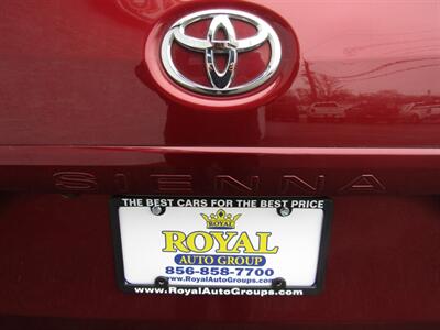 2017 Toyota Sienna XLE,NAV,LEATHER,TECH PKG,RVC,SILVER CERTIFIED   - Photo 10 - Haddon Twp, NJ 08107