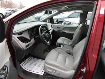 2017 Toyota Sienna XLE,NAV,LEATHER,TECH PKG,RVC,SILVER CERTIFIED   - Photo 14 - Haddon Twp, NJ 08107