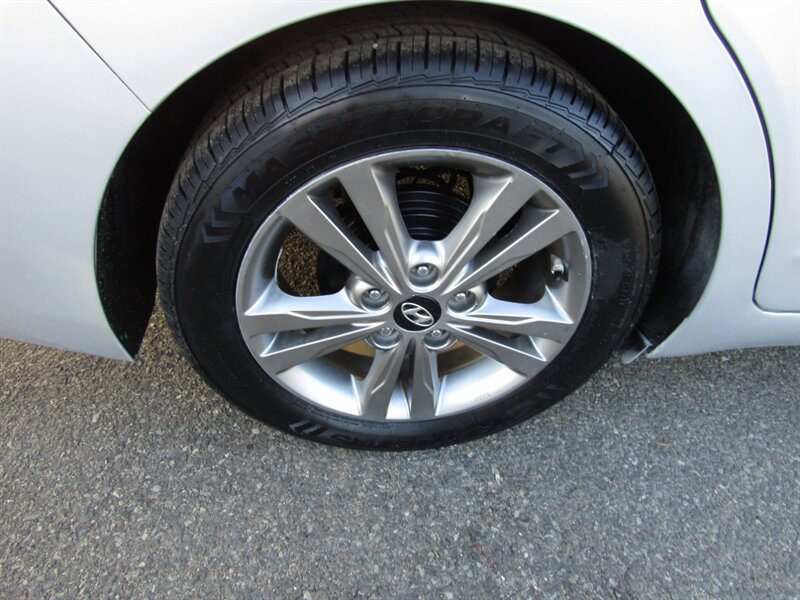 2017 Hyundai ELANTRA SE,CONV PKG,BLUETOOTH,SILVER CERTIFIED - Photo 34 - Haddon Twp, NJ 08107