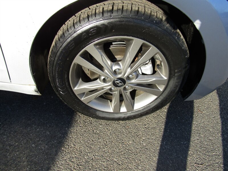 2017 Hyundai ELANTRA SE,CONV PKG,BLUETOOTH,SILVER CERTIFIED - Photo 35 - Haddon Twp, NJ 08107