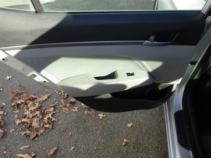 2017 Hyundai ELANTRA SE,CONV PKG,BLUETOOTH,SILVER CERTIFIED - Photo 14 - Haddon Twp, NJ 08107