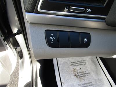 2017 Hyundai ELANTRA SE,CONV PKG,BLUETOOTH,SILVER CERTIFIED - Photo 22 - Haddon Twp, NJ 08107