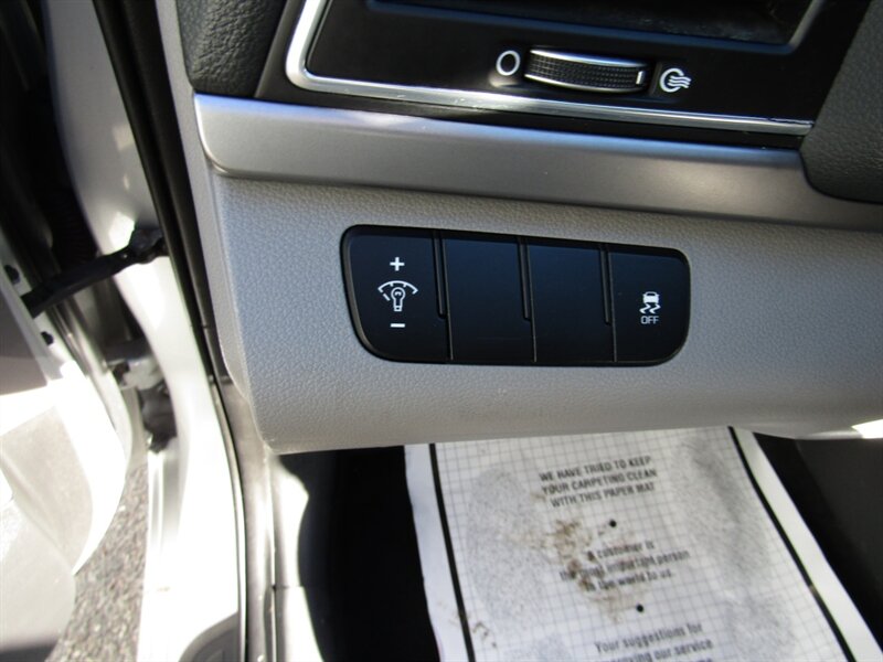 2017 Hyundai ELANTRA SE,CONV PKG,BLUETOOTH,SILVER CERTIFIED - Photo 22 - Haddon Twp, NJ 08107