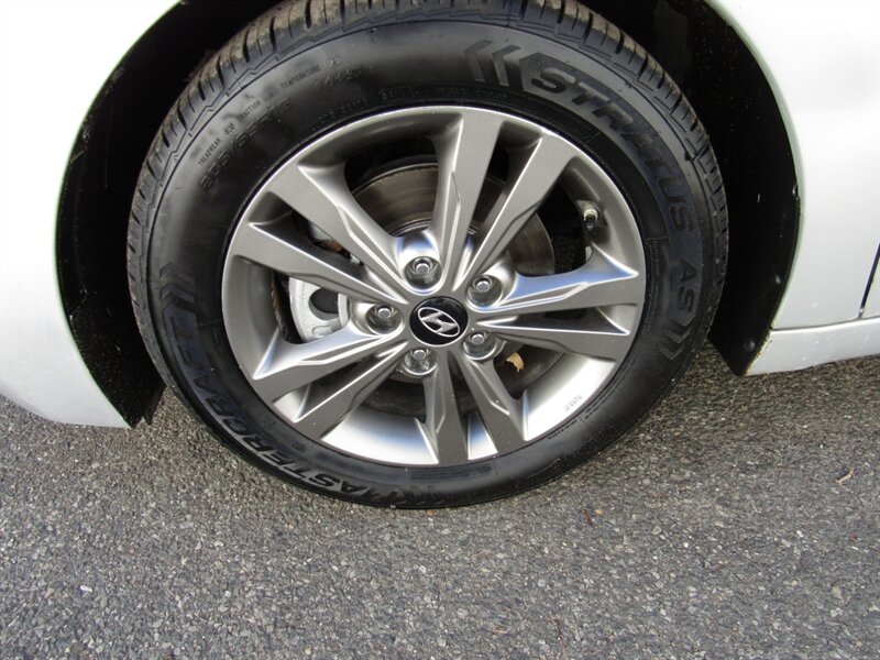 2017 Hyundai ELANTRA SE,CONV PKG,BLUETOOTH,SILVER CERTIFIED - Photo 32 - Haddon Twp, NJ 08107