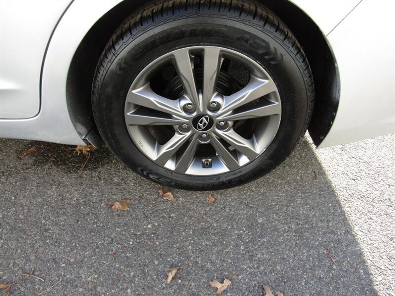 2017 Hyundai ELANTRA SE,CONV PKG,BLUETOOTH,SILVER CERTIFIED - Photo 33 - Haddon Twp, NJ 08107