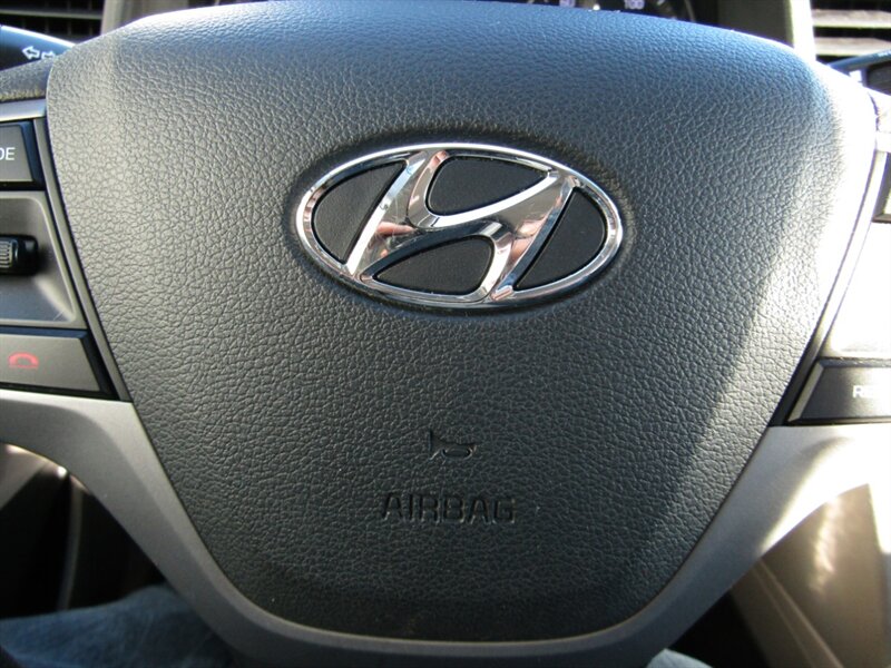 2017 Hyundai ELANTRA SE,CONV PKG,BLUETOOTH,SILVER CERTIFIED - Photo 24 - Haddon Twp, NJ 08107