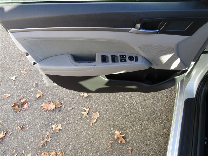 2017 Hyundai ELANTRA SE,CONV PKG,BLUETOOTH,SILVER CERTIFIED - Photo 10 - Haddon Twp, NJ 08107