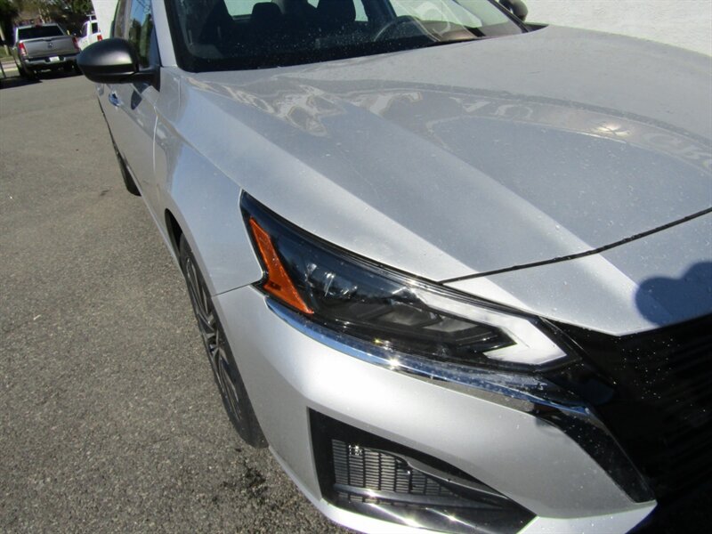 2024 Nissan Altima SV photo 4
