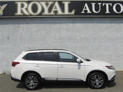2016 Mitsubishi Outlander SE   - Photo 2 - Haddon Twp, NJ 08107