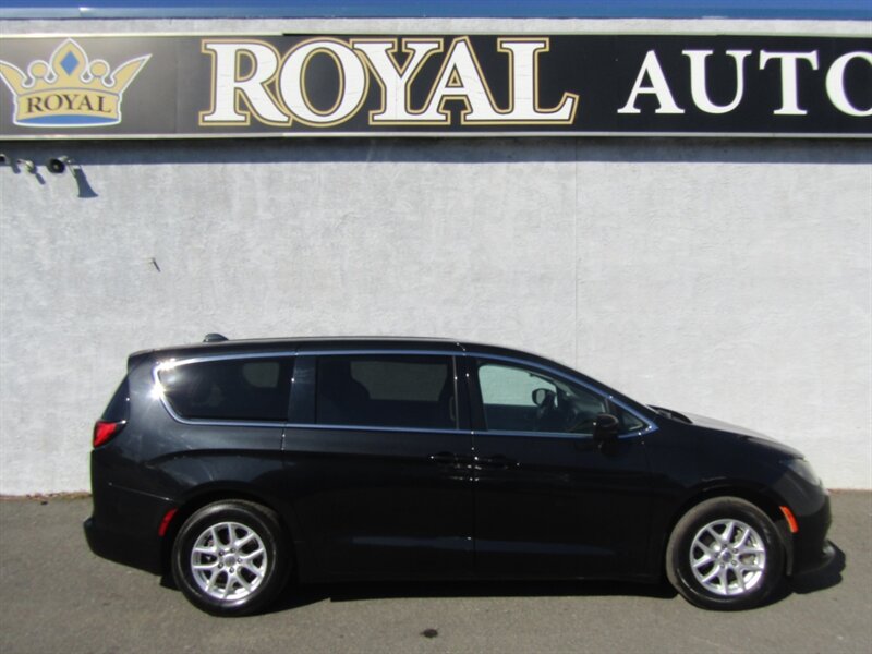2019 Chrysler Pacifica TOURING,PWR PKG,CONV PKG,RVC,SILVER CERTIFIED - Photo 3 - Haddon Twp, NJ 08107