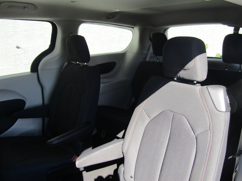 2019 Chrysler Pacifica TOURING,PWR PKG,CONV PKG,RVC,SILVER CERTIFIED - Photo 16 - Haddon Twp, NJ 08107