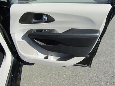 2019 Chrysler Pacifica TOURING,PWR PKG,CONV PKG,RVC,SILVER CERTIFIED - Photo 24 - Haddon Twp, NJ 08107
