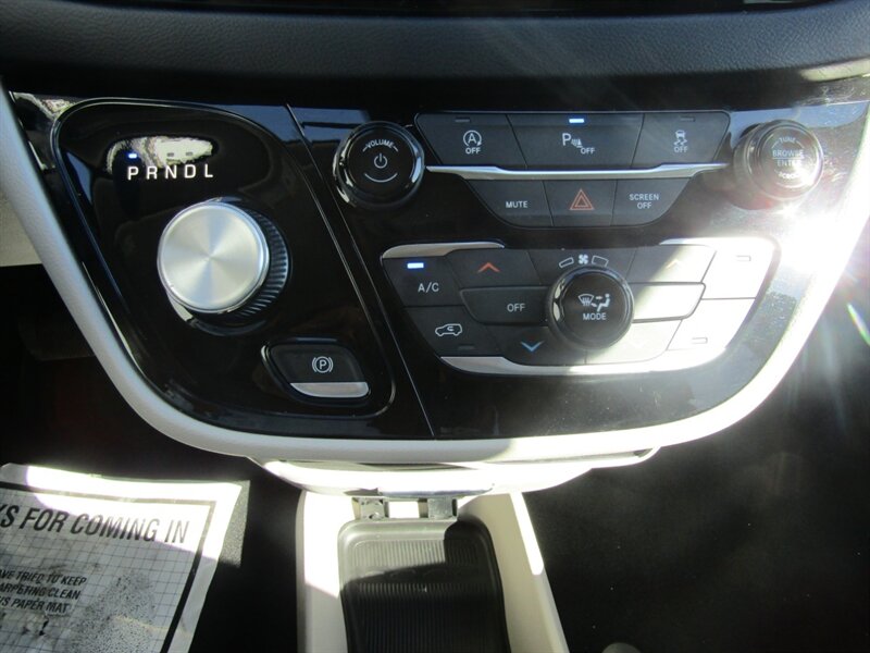 2019 Chrysler Pacifica TOURING,PWR PKG,CONV PKG,RVC,SILVER CERTIFIED - Photo 32 - Haddon Twp, NJ 08107