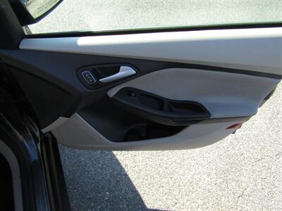 2018 Ford Focus SE,CONV PKG,RVC,SILVER CERTIFIED   - Photo 41 - Haddon Twp, NJ 08107