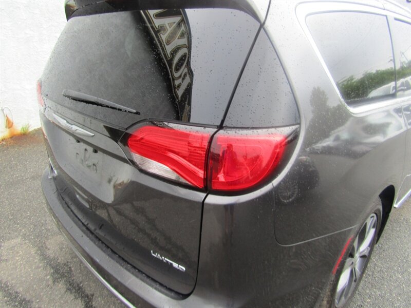 2017 Chrysler Pacifica LIMITED,COMFORT PKG,RVC,SILVER CERTIFIED - Photo 22 - Haddon Twp, NJ 08107