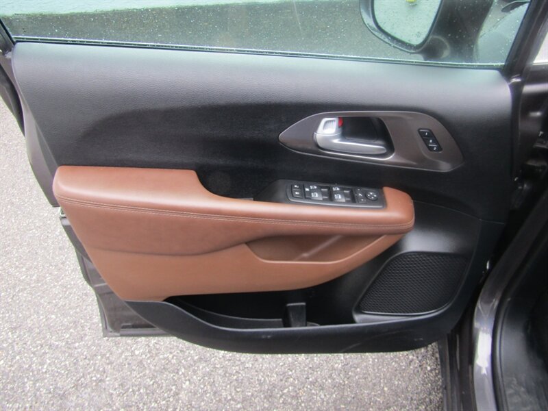 2017 Chrysler Pacifica LIMITED,COMFORT PKG,RVC,SILVER CERTIFIED - Photo 31 - Haddon Twp, NJ 08107