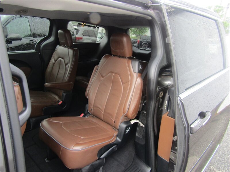 2017 Chrysler Pacifica LIMITED,COMFORT PKG,RVC,SILVER CERTIFIED - Photo 36 - Haddon Twp, NJ 08107