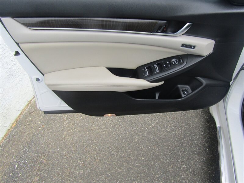 2021 Honda Accord EX-L,AWD,TECH PKG,COMFORT PKG,RVC,SILVER CERTIFIED - Photo 9 - Haddon Twp, NJ 08107