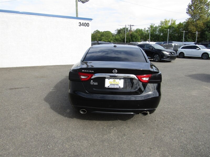 2016 Nissan Maxima S photo 5