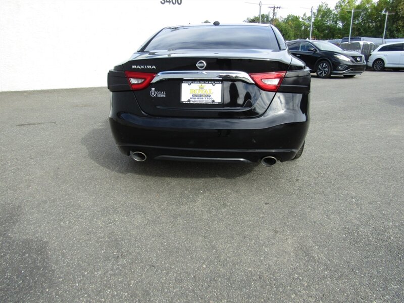 2016 Nissan Maxima S photo 23