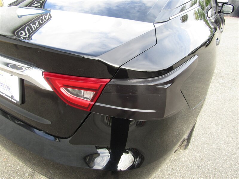 2016 Nissan Maxima S photo 22