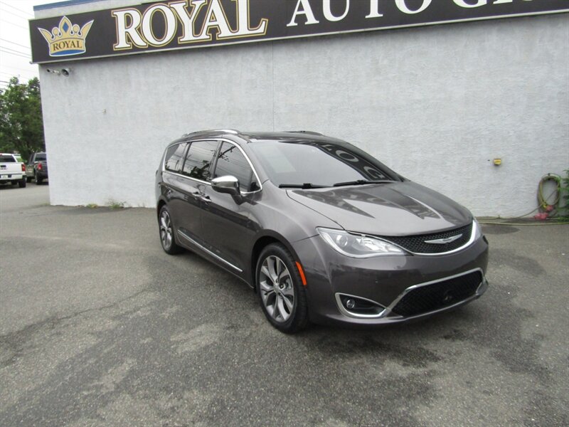 2020 Chrysler Pacifica Limited 35th Anniver  