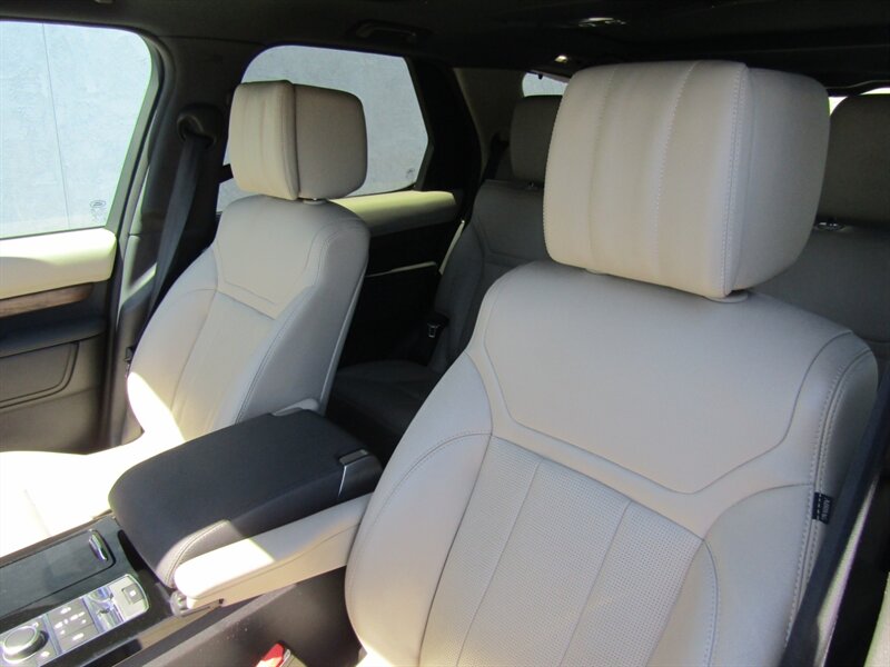 2019 Land Rover Discovery HSE,AWD, LUX PKG,DVD PKG,RVC,SILVER CERTIFIED - Photo 15 - Haddon Twp, NJ 08107
