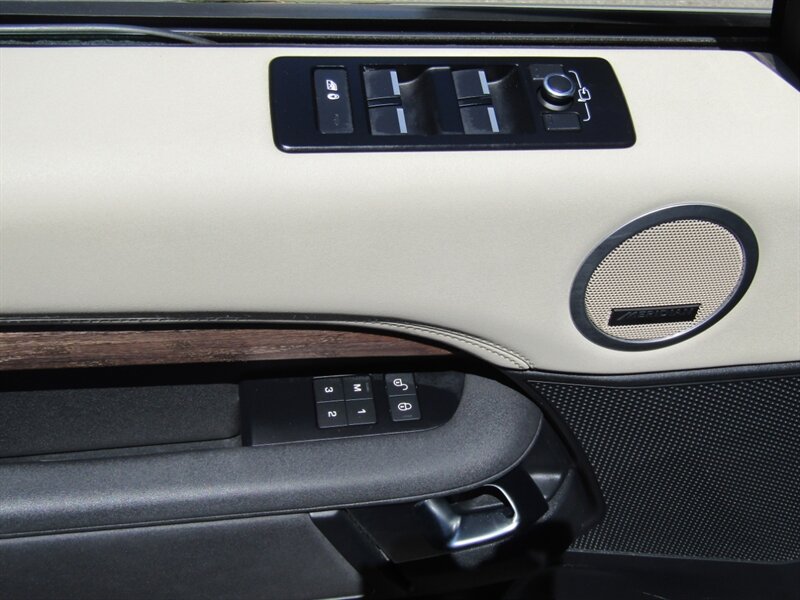 2019 Land Rover Discovery HSE,AWD, LUX PKG,DVD PKG,RVC,SILVER CERTIFIED - Photo 12 - Haddon Twp, NJ 08107