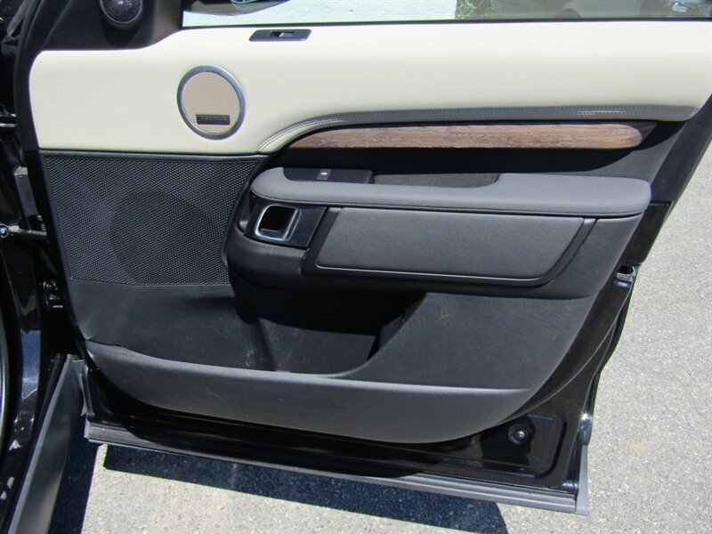 2019 Land Rover Discovery HSE,AWD, LUX PKG,DVD PKG,RVC,SILVER CERTIFIED - Photo 26 - Haddon Twp, NJ 08107