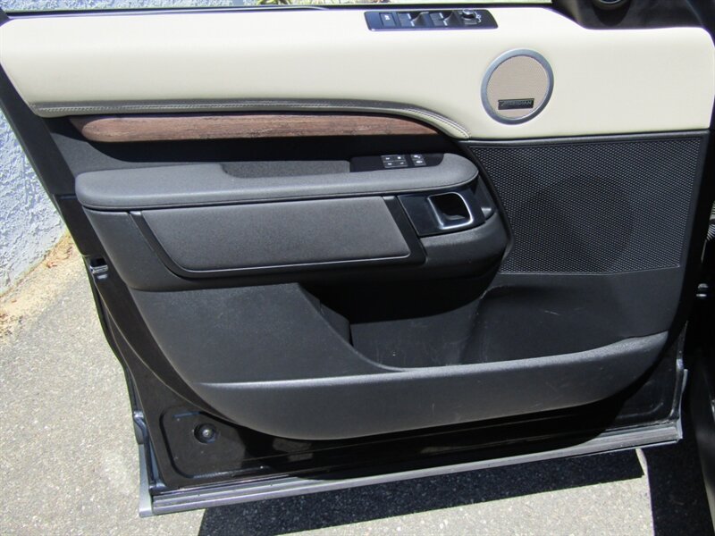2019 Land Rover Discovery HSE,AWD, LUX PKG,DVD PKG,RVC,SILVER CERTIFIED - Photo 11 - Haddon Twp, NJ 08107