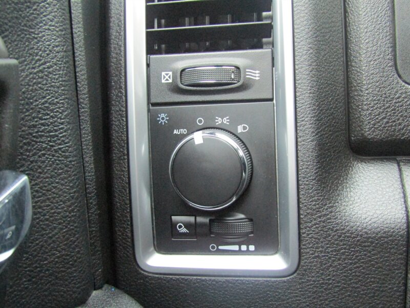 2021 RAM 1500 Classic WARLOCK,4x4,CONV PKG,RVC,SILVER CERTIFIED - Photo 26 - Haddon Twp, NJ 08107