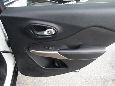 2017 Jeep Cherokee Latitude   - Photo 20 - Haddon Twp, NJ 08107