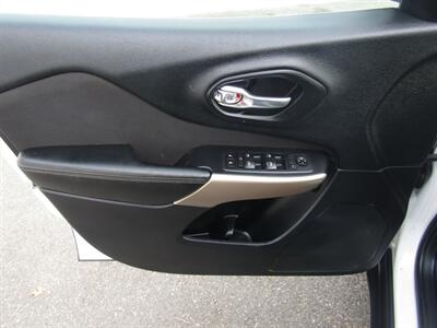 2017 Jeep Cherokee Latitude   - Photo 12 - Haddon Twp, NJ 08107