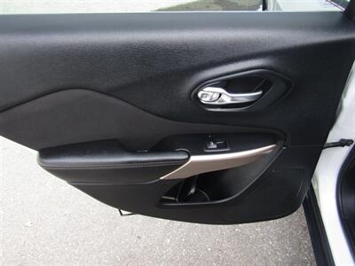 2017 Jeep Cherokee Latitude   - Photo 16 - Haddon Twp, NJ 08107