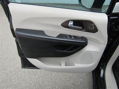 2017 Chrysler Pacifica TOURING,TECH PKG,NAV,CONV PKG,RVC,SILVER CERTIFIED   - Photo 29 - Haddon Twp, NJ 08107