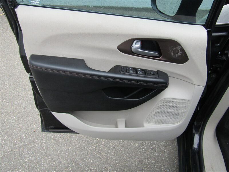 2017 Chrysler Pacifica TOURING,TECH PKG,NAV,CONV PKG,RVC,SILVER CERTIFIED - Photo 29 - Haddon Twp, NJ 08107