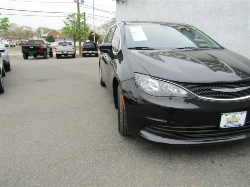 2017 Chrysler Pacifica TOURING,TECH PKG,NAV,CONV PKG,RVC,SILVER CERTIFIED - Photo 10 - Haddon Twp, NJ 08107